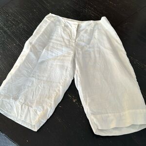 White fully lined 100% linen Bermuda shorts !